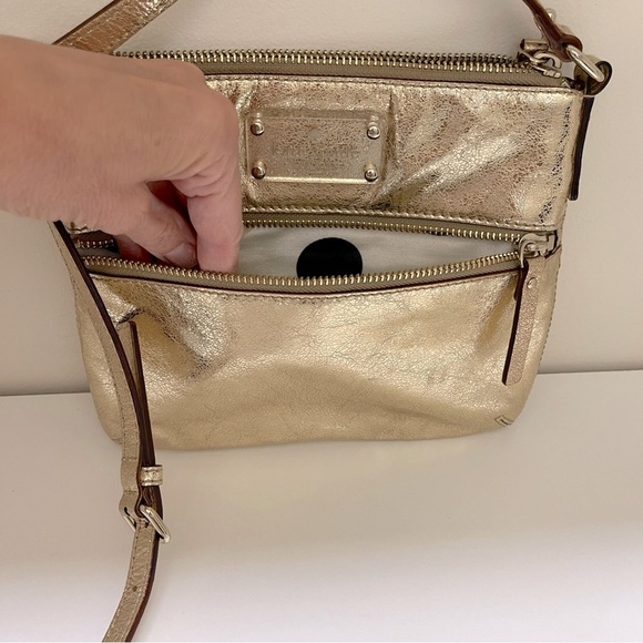 Kate Spade On Purpose Large Swingpack Crossbody bad in Gold Metallic - Picture 14 of 15